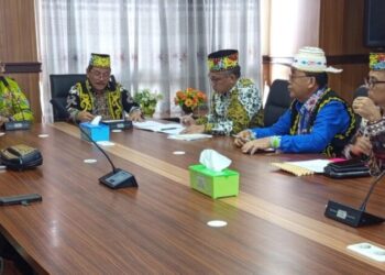 Lembaga Adat Dayak Bahas Akses Pendidikan Tinggi Anak Perbatasan