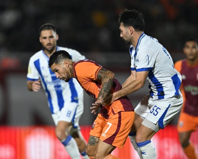 Pesut Etam vs Maung Bandung Bermain Imbang